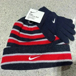 Nike 2 pc. Knit cuffed beanie hat/glove set 8/20. 18” circumference w/o stretch